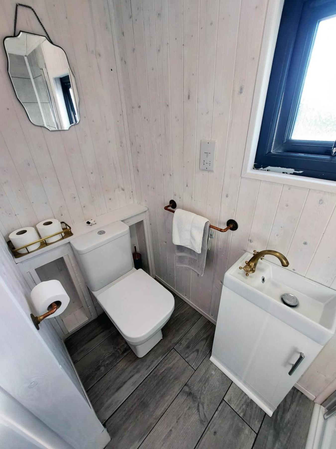 Barnacre Green Cottage - Eco-Friendly Cosy Cottage Moreton  Екстер'єр фото
